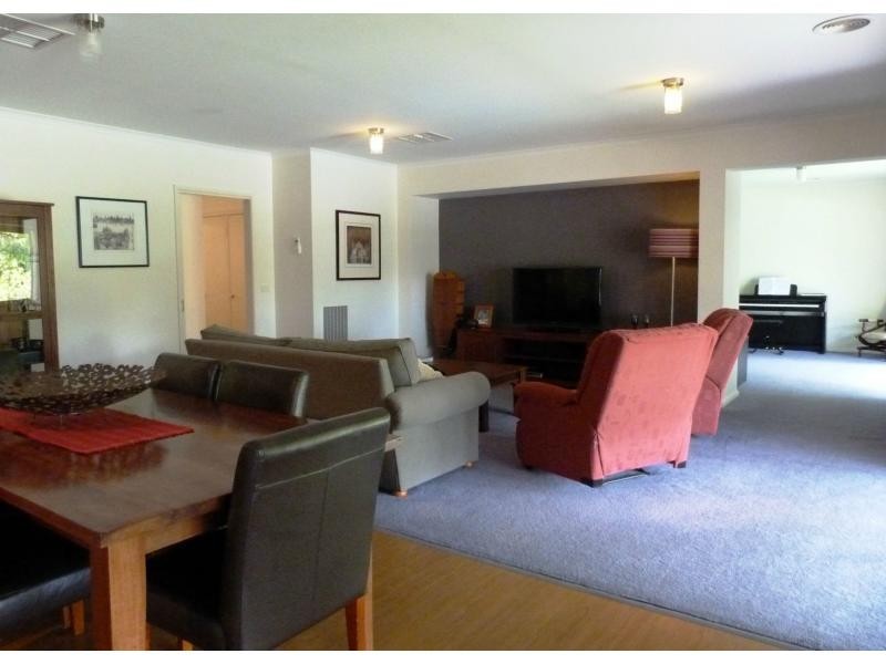 8 Monash Drive, Benalla VIC 3672