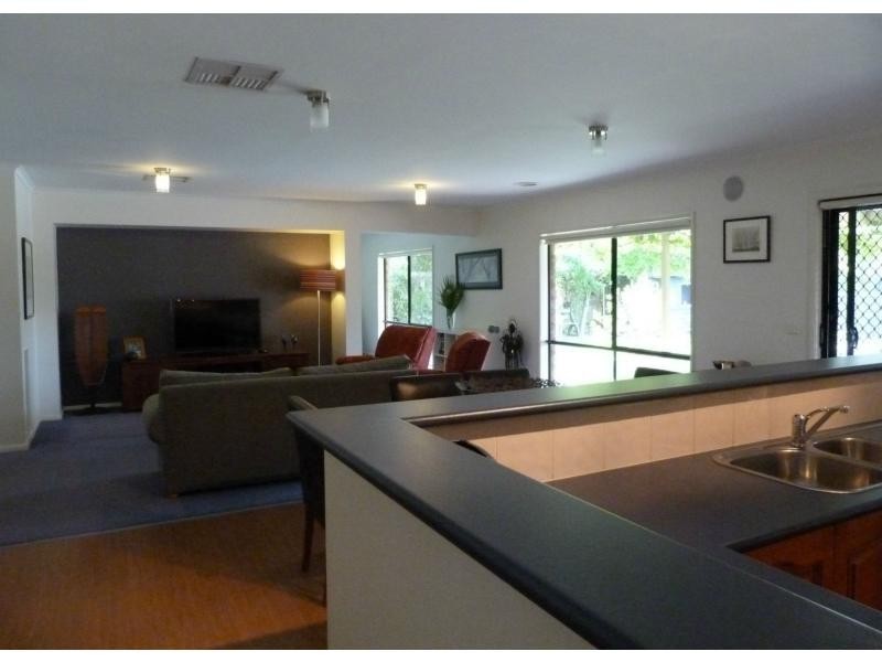 8 Monash Drive, Benalla VIC 3672