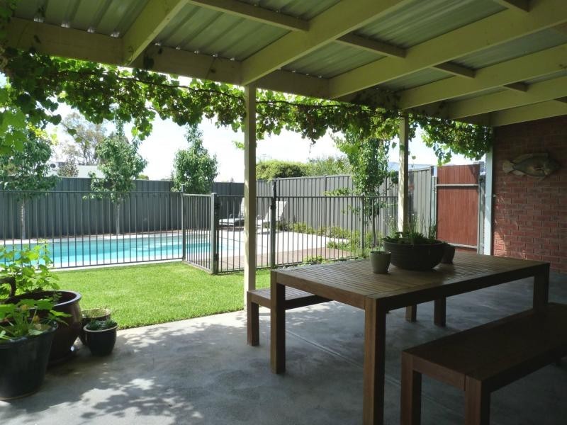 8 Monash Drive, Benalla VIC 3672