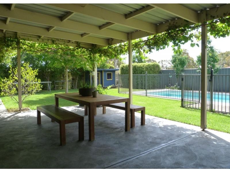 8 Monash Drive, Benalla VIC 3672