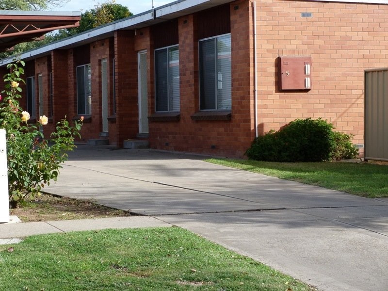 Unit 3/5 Helms Court, Benalla VIC 3672