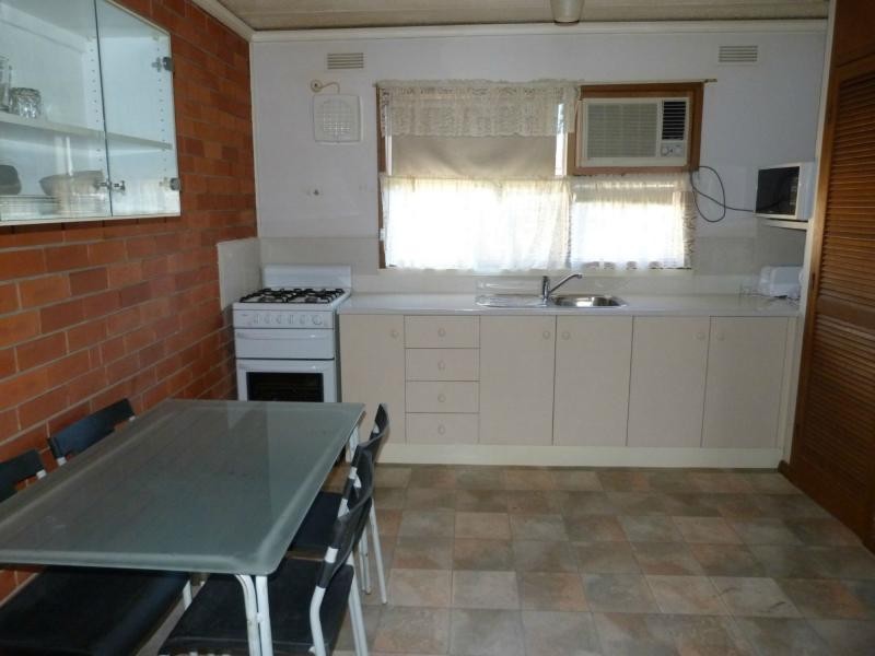 Unit 3/5 Helms Court, Benalla VIC 3672