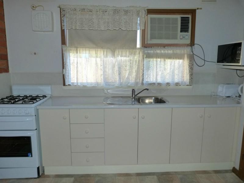 Unit 3/5 Helms Court, Benalla VIC 3672