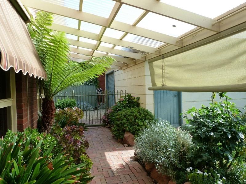 6 Neil Avenue, Benalla VIC 3672