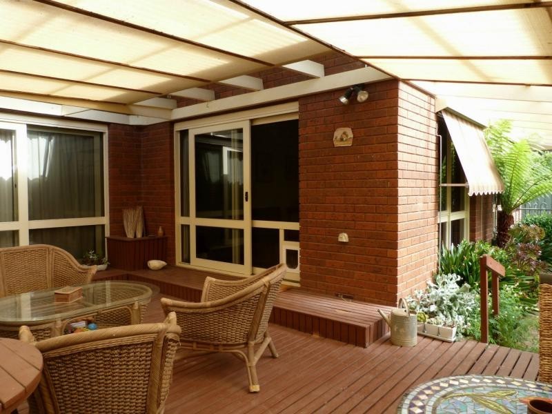 6 Neil Avenue, Benalla VIC 3672