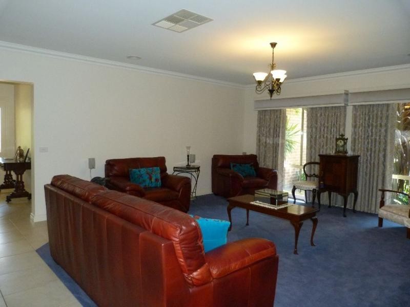 19 Olivers Road, Benalla VIC 3672