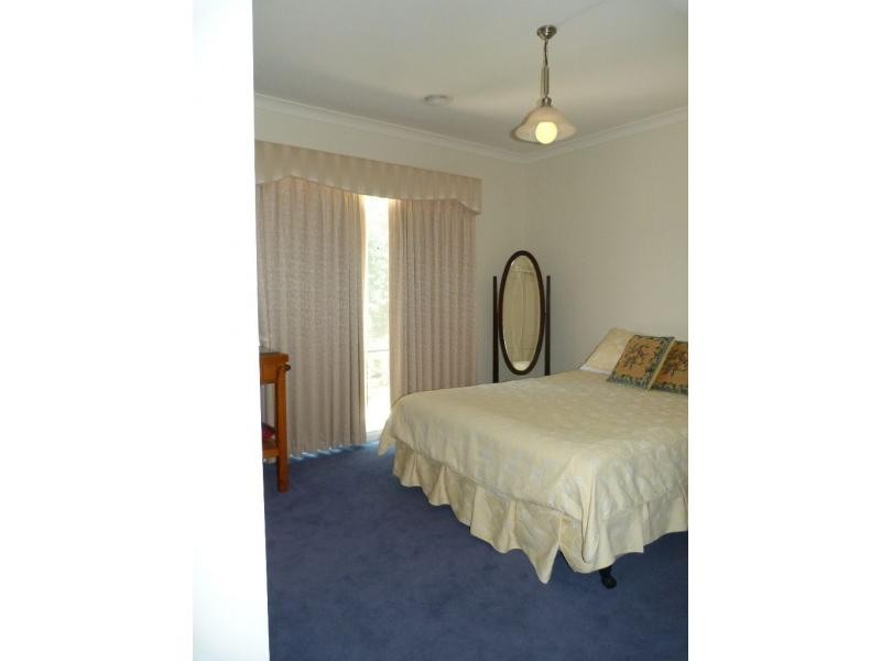 19 Olivers Road, Benalla VIC 3672