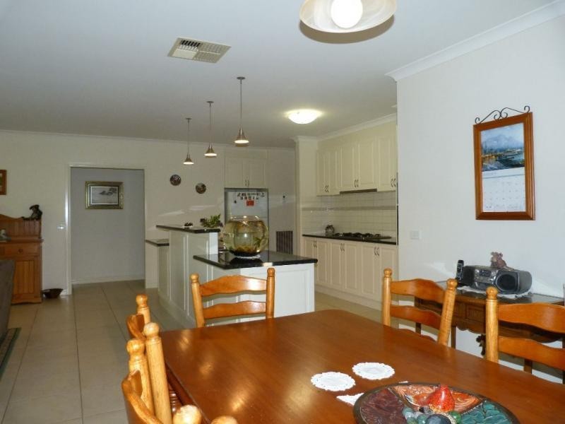 19 Olivers Road, Benalla VIC 3672