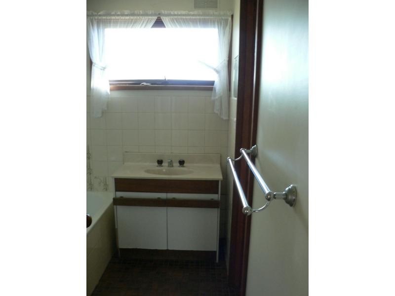 6 Hakea Court, Benalla VIC 3672