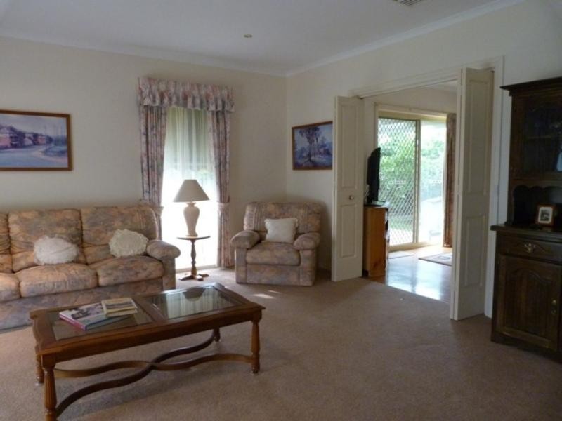 8 River Gum Avenue, Benalla VIC 3672