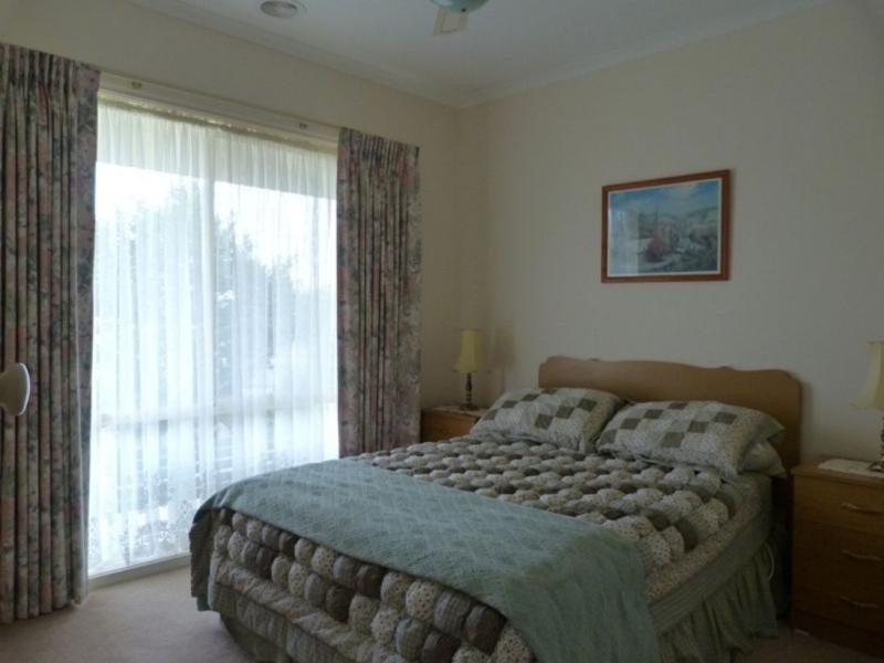 8 River Gum Avenue, Benalla VIC 3672