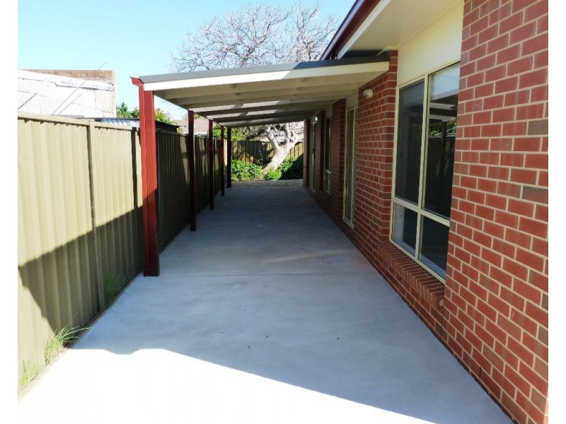 3/2 Meadows Avenue, Benalla VIC 3672