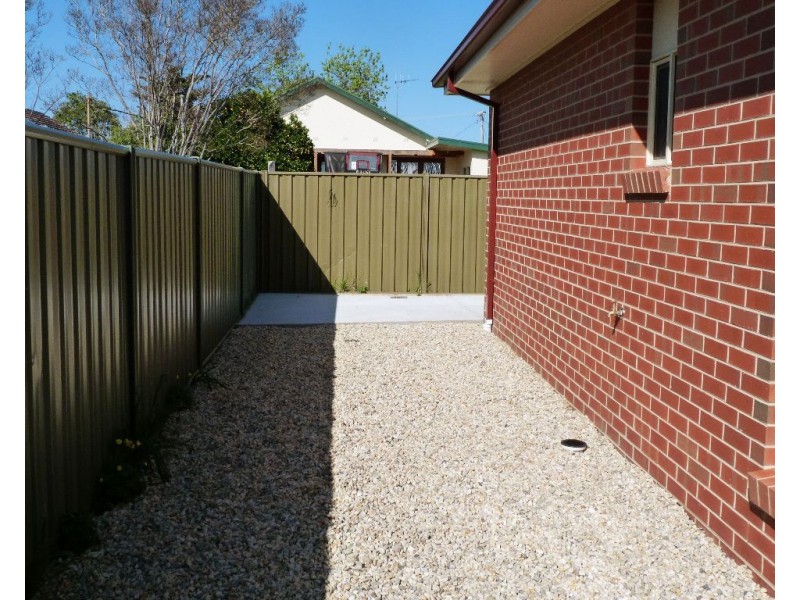 3/2 Meadows Avenue, Benalla VIC 3672