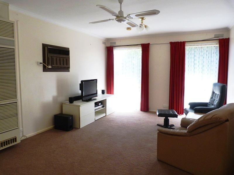 11 Oak Avenue, Benalla VIC 3672