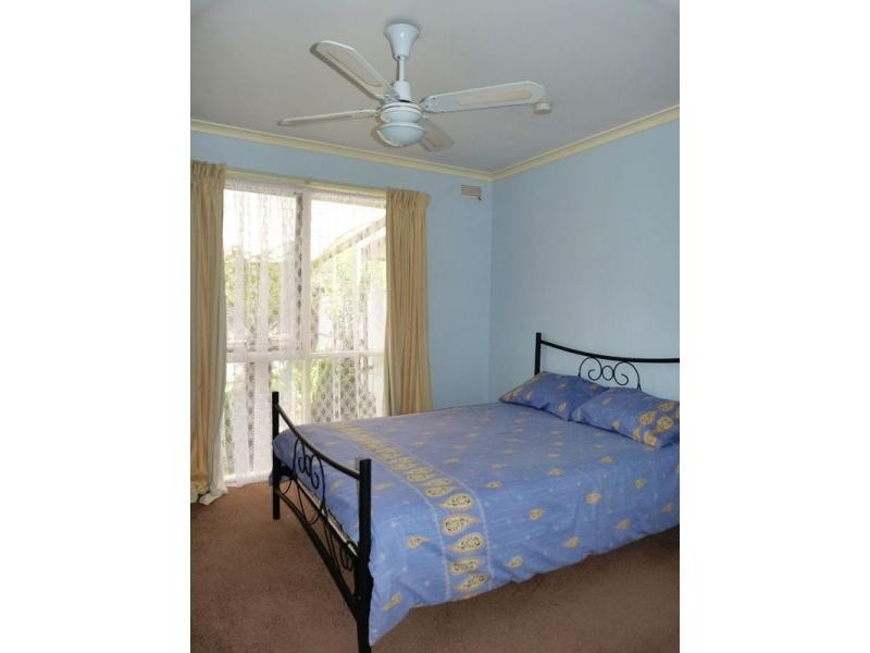 11 Oak Avenue, Benalla VIC 3672