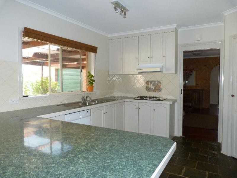 3 Regency Court, Benalla VIC 3672