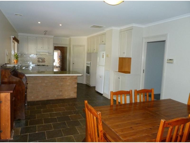 3 Regency Court, Benalla VIC 3672