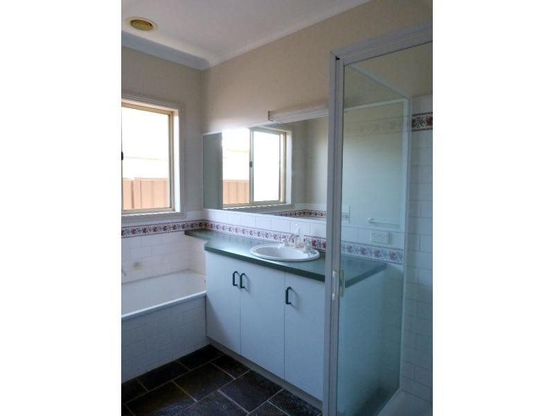 3 Regency Court, Benalla VIC 3672