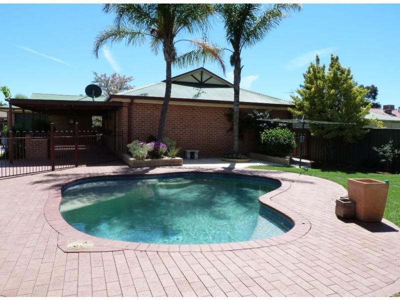 3 Regency Court, Benalla VIC 3672