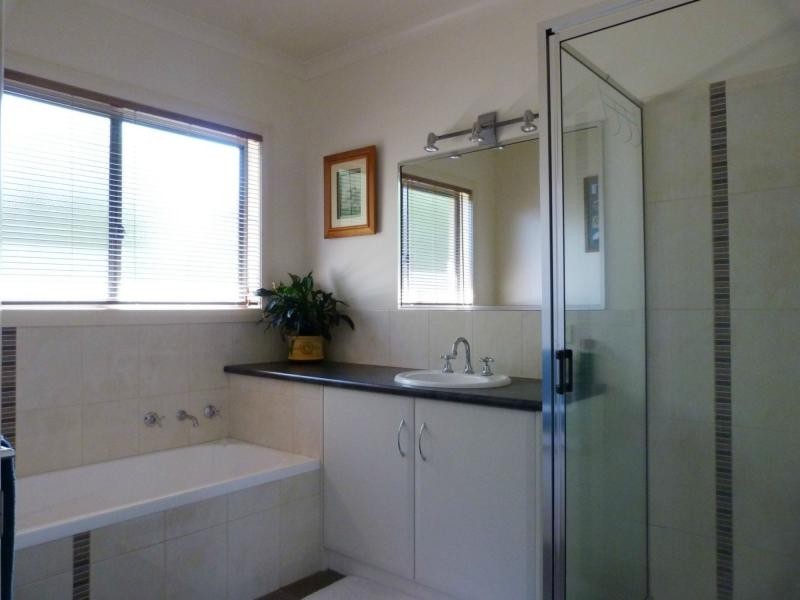 30 Kilfeera Road, Benalla VIC 3672