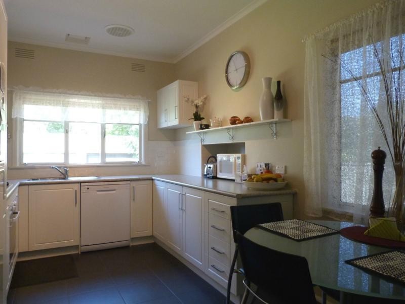 10 Melrose Street, Benalla VIC 3672