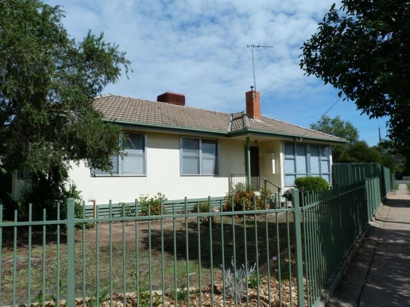 2 Ross Court, Benalla VIC 3672