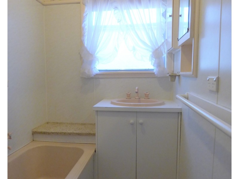 2 Ross Court, Benalla VIC 3672