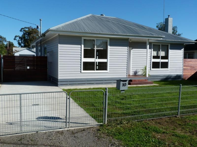 10 Tomkins Parade, Benalla VIC 3672