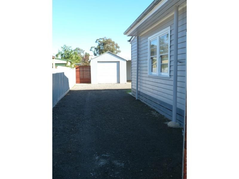 10 Tomkins Parade, Benalla VIC 3672