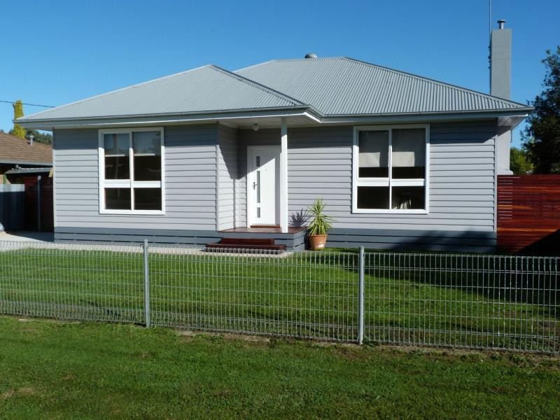 10 Tomkins Parade, Benalla VIC 3672