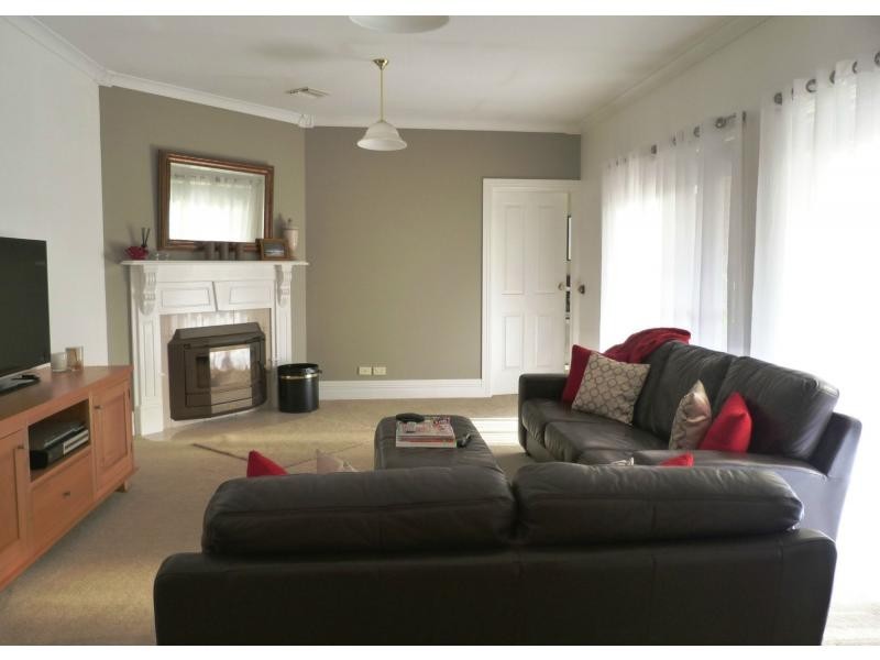 9 Shawbrook Avenue, Benalla VIC 3672