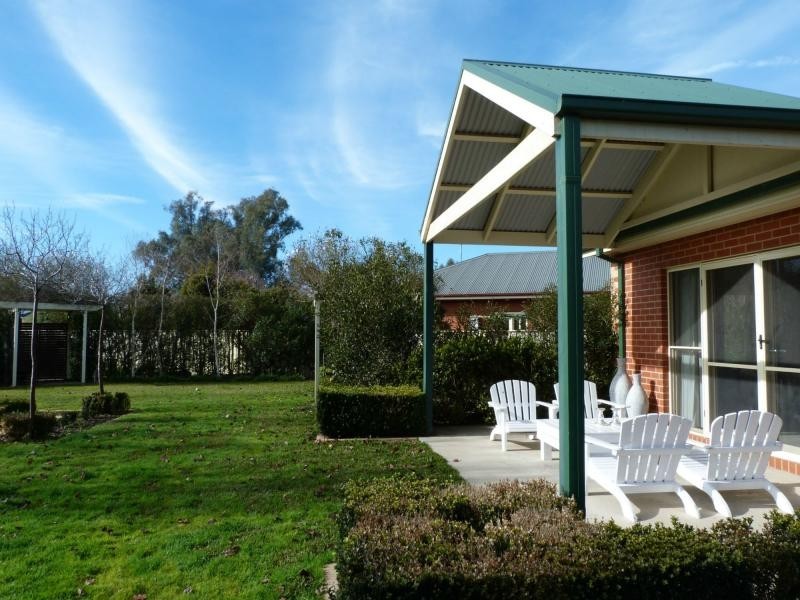 9 Shawbrook Avenue, Benalla VIC 3672