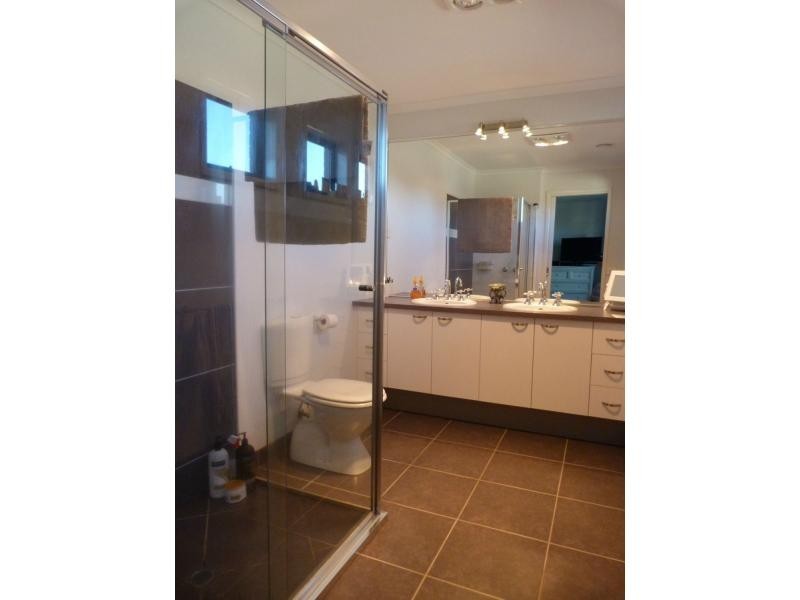 3 Sir Edward Drive, Benalla VIC 3672