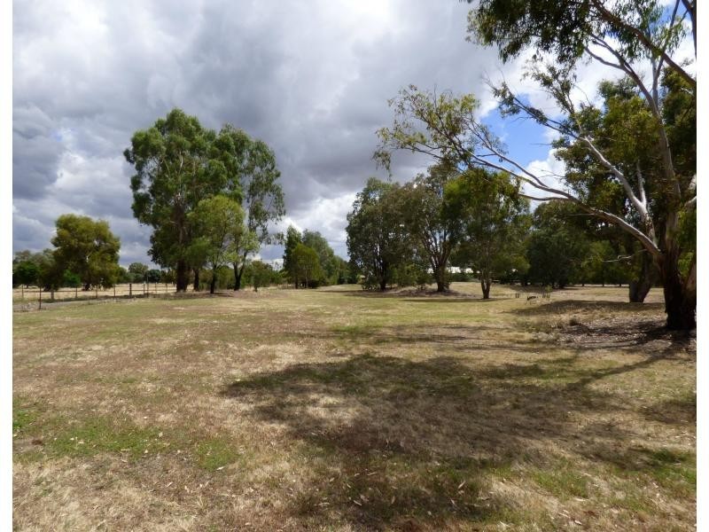 66 Willis Little Drive, Benalla VIC 3672