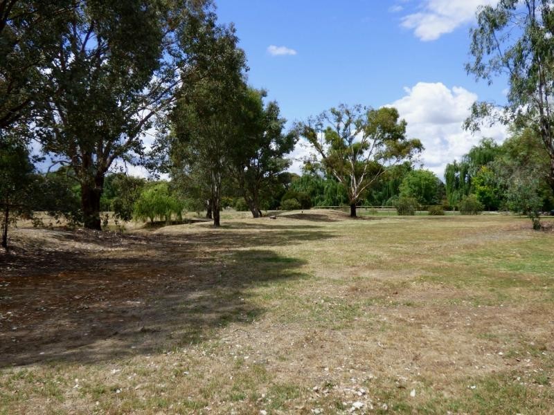 66 Willis Little Drive, Benalla VIC 3672