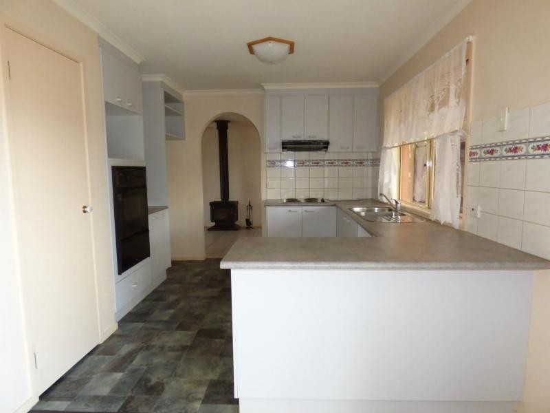 74 Willis Little Drive, Benalla VIC 3672