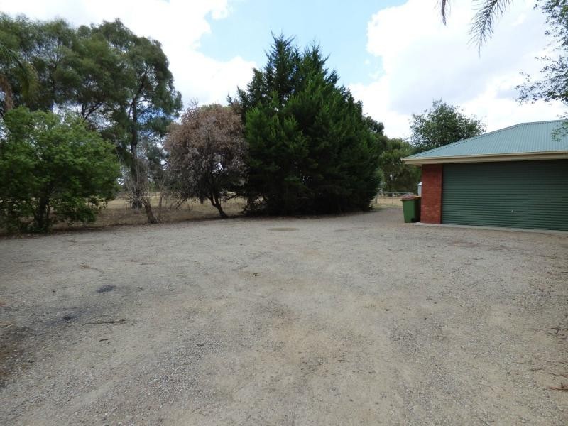 74 Willis Little Drive, Benalla VIC 3672