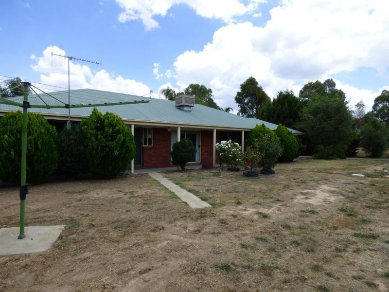 74 Willis Little Drive, Benalla VIC 3672