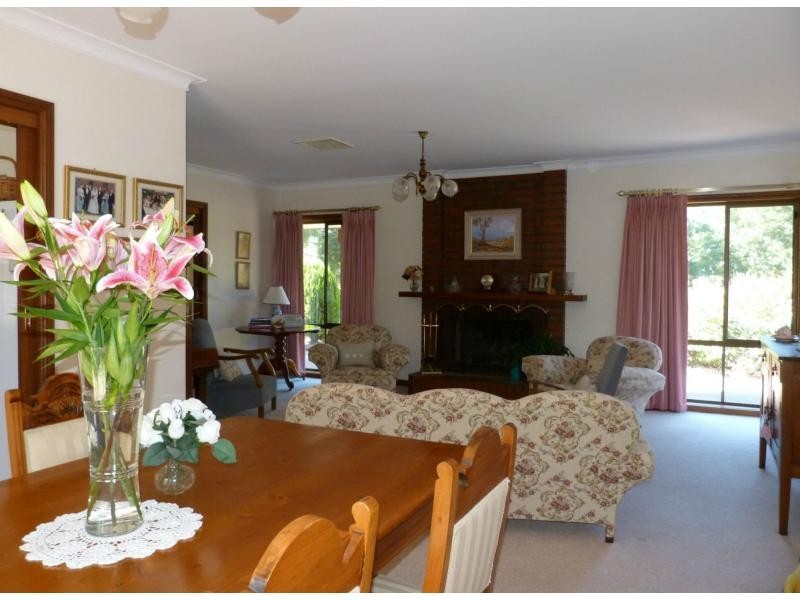 17 Hilbrick Road, Benalla VIC 3672