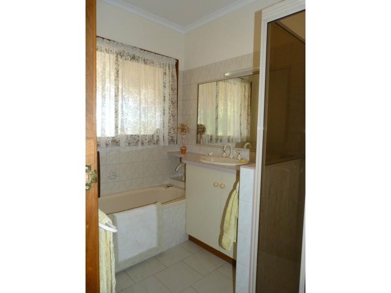 17 Hilbrick Road, Benalla VIC 3672