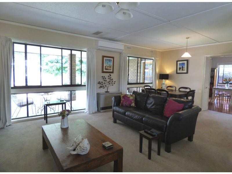 45 Monds, Avenue, Benalla VIC 3672