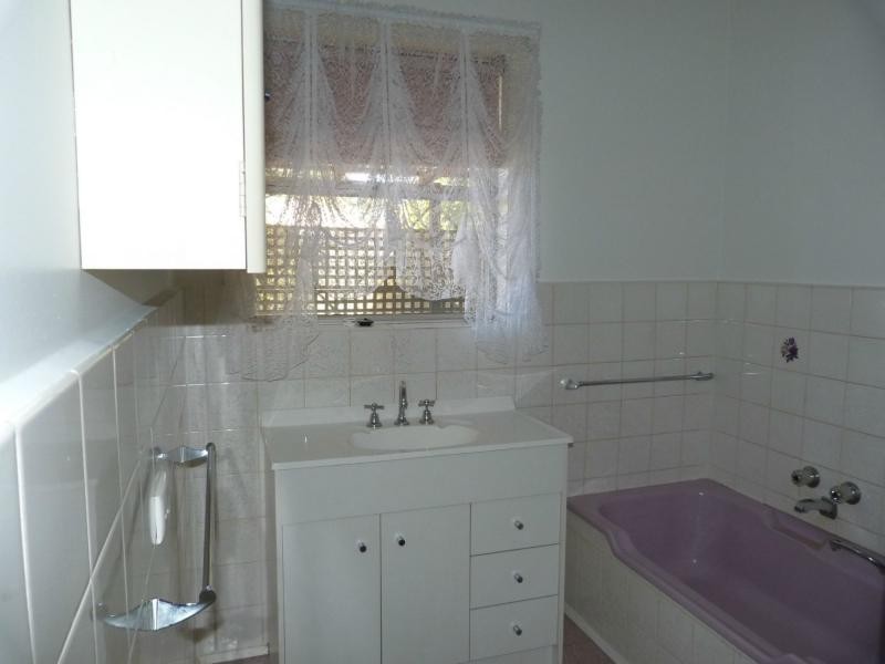 33 Commercial Road, Benalla VIC 3672