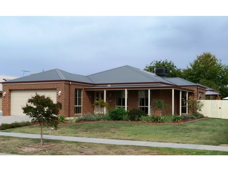 8 Wattletree Grove, Benalla VIC 3672