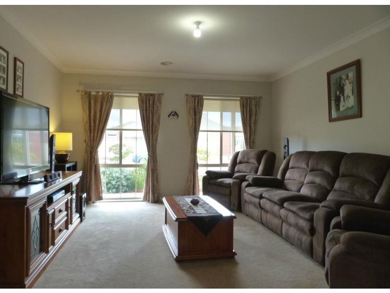 8 Wattletree Grove, Benalla VIC 3672