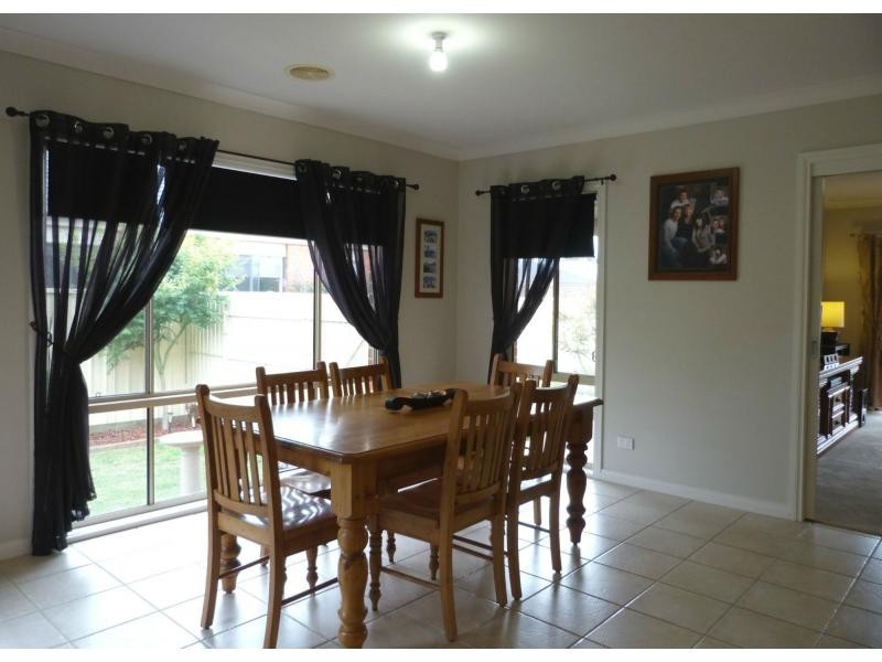 8 Wattletree Grove, Benalla VIC 3672