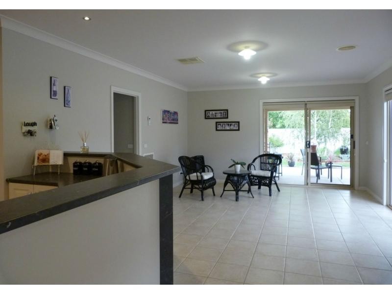 8 Wattletree Grove, Benalla VIC 3672