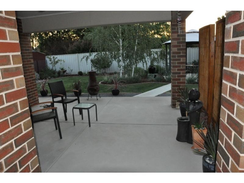 8 Wattletree Grove, Benalla VIC 3672