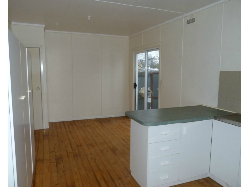 27 Railway Parade, Benalla VIC 3672