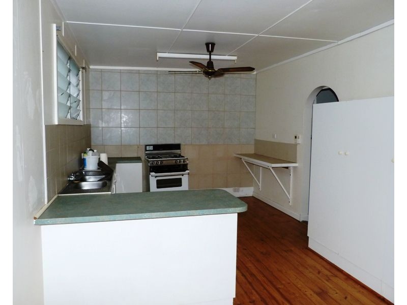 27 Railway Parade, Benalla VIC 3672