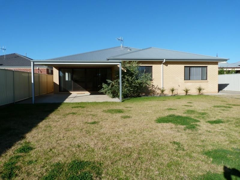 12 Ironbark Drive, Benalla VIC 3672